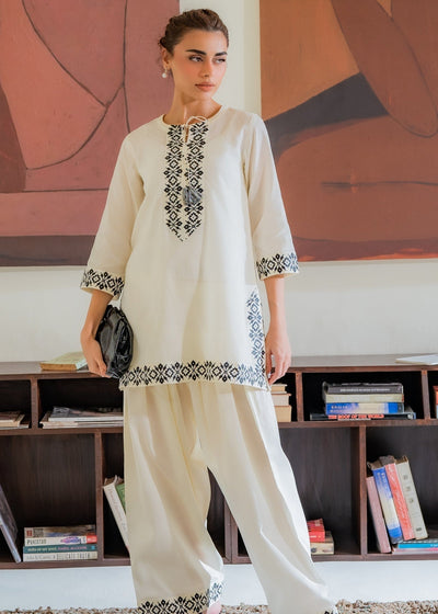 Teteirs 2pc Lawn
